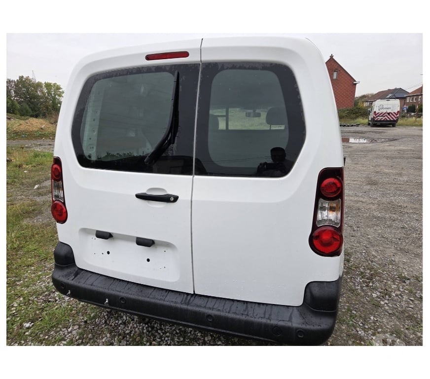 Véhicules commerciaux & utilitaires d'occasion Pont-de-Loup - Photos Vivastreet Peugeot Partner 7 2018 1.6hdi euro6 Gps airco Cruise control