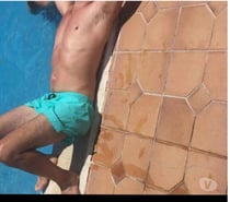 Reçois jeune femme pour massage aux huiles