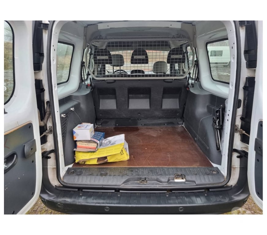 Véhicules commerciaux & utilitaires d'occasion Pont-de-Loup - Photos Vivastreet Renault Kangoo 2018 double cabine 136629km 1.5dci 90cv EU6