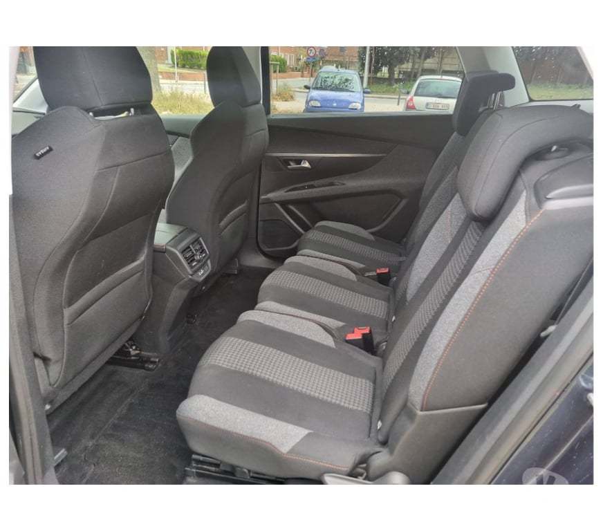 Voiture à vendre Pont-de-Loup - Photos Vivastreet Peugeot 5008 2018 1.6hdi 115cv euro6 Virtual cockpit Gps AC