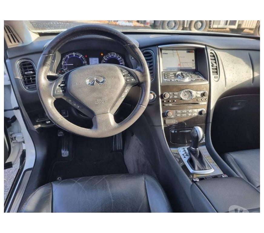 Voiture à vendre Pont-de-Loup - Photos Vivastreet INFINITI QX50 3.0D v6 239cv 83000km Cuir Gps Ac Jantes alu