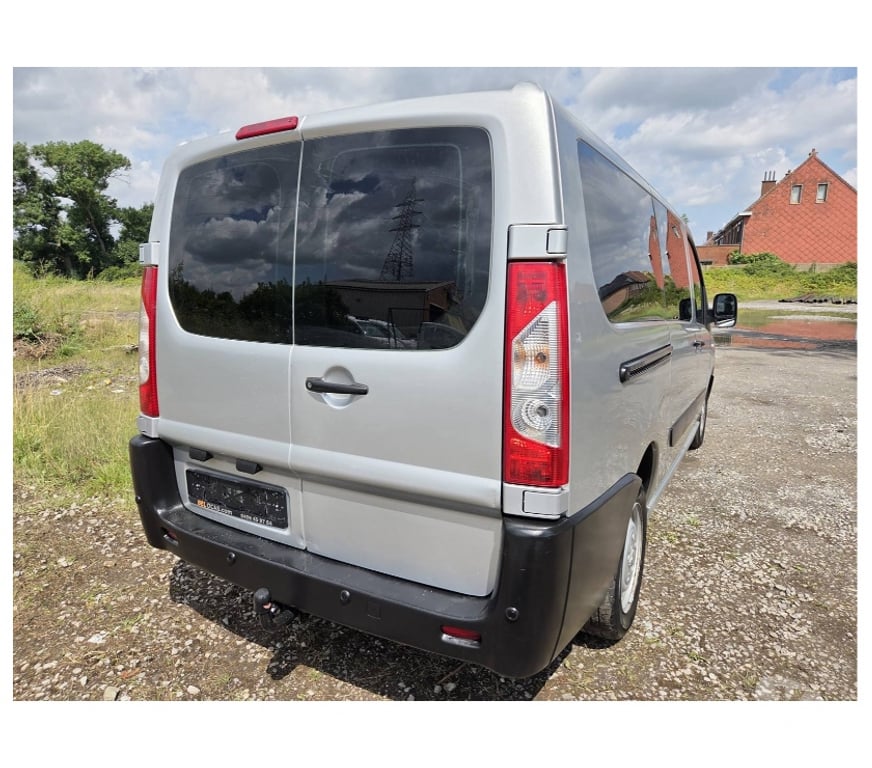 Véhicules commerciaux & utilitaires d'occasion Pont-de-Loup - Photos Vivastreet Peugeot Expert 9places Minibus 2.0hdi 130cv 94kw Airco Cruis