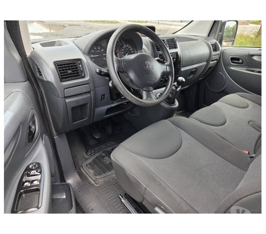 Véhicules commerciaux & utilitaires d'occasion Pont-de-Loup - Photos Vivastreet Peugeot Expert 9places Minibus 2.0hdi 130cv 94kw Airco Cruis