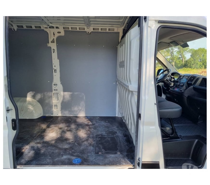 Véhicules commerciaux & utilitaires d'occasion Pont-de-Loup - Photos Vivastreet Peugeot Boxer 9 2021 L2H2 2.2hdi 136cv 46249km Airco Cruise