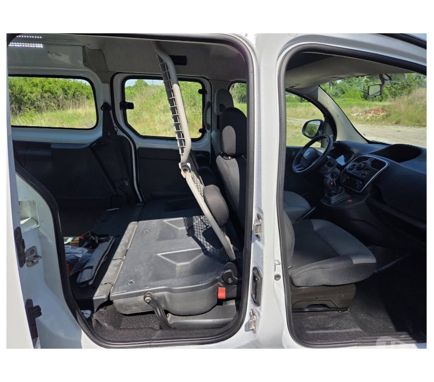 Véhicules commerciaux & utilitaires d'occasion Pont-de-Loup - Photos Vivastreet Renault Kangoo Maxi Double Cabine 81641km 1.5dci 90cv EURO6