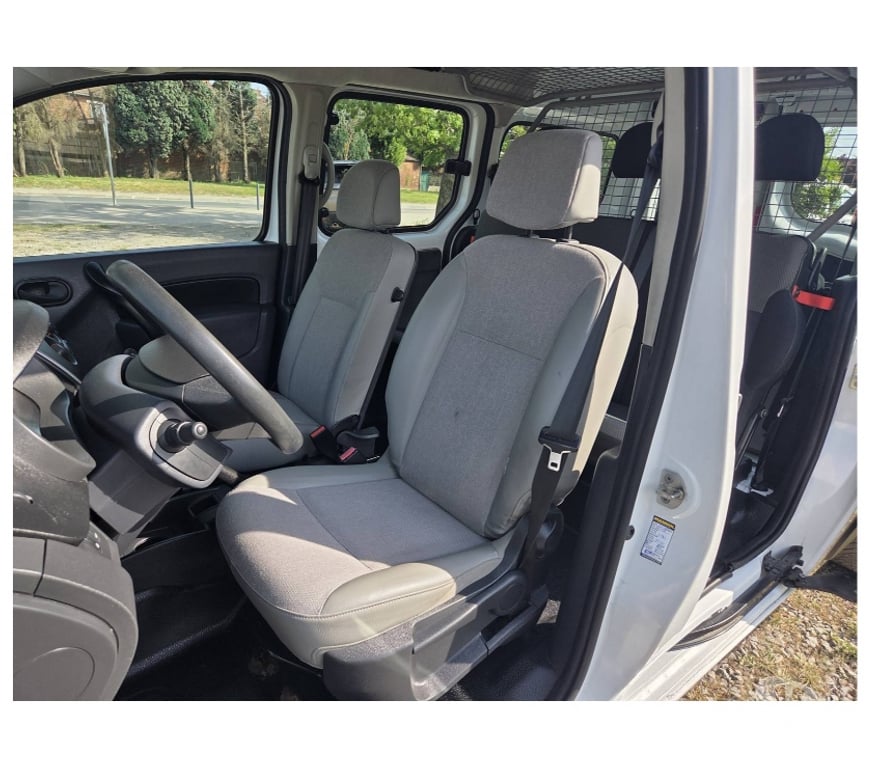 Véhicules commerciaux & utilitaires d'occasion Pont-de-Loup - Photos Vivastreet Renault Kangoo 2018 Double Cabine 86245KM 1.5dci 90cv EU6.
