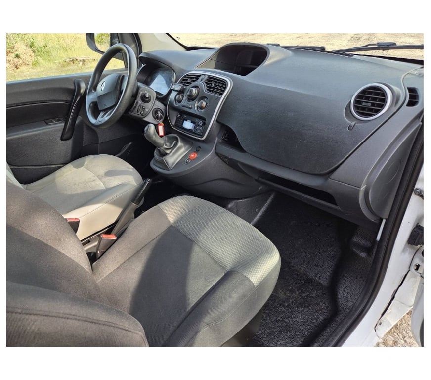 Véhicules commerciaux & utilitaires d'occasion Pont-de-Loup - Photos Vivastreet Renault Kangoo 2018 Double Cabine 68732KM 1.5dci 90cv EU6..