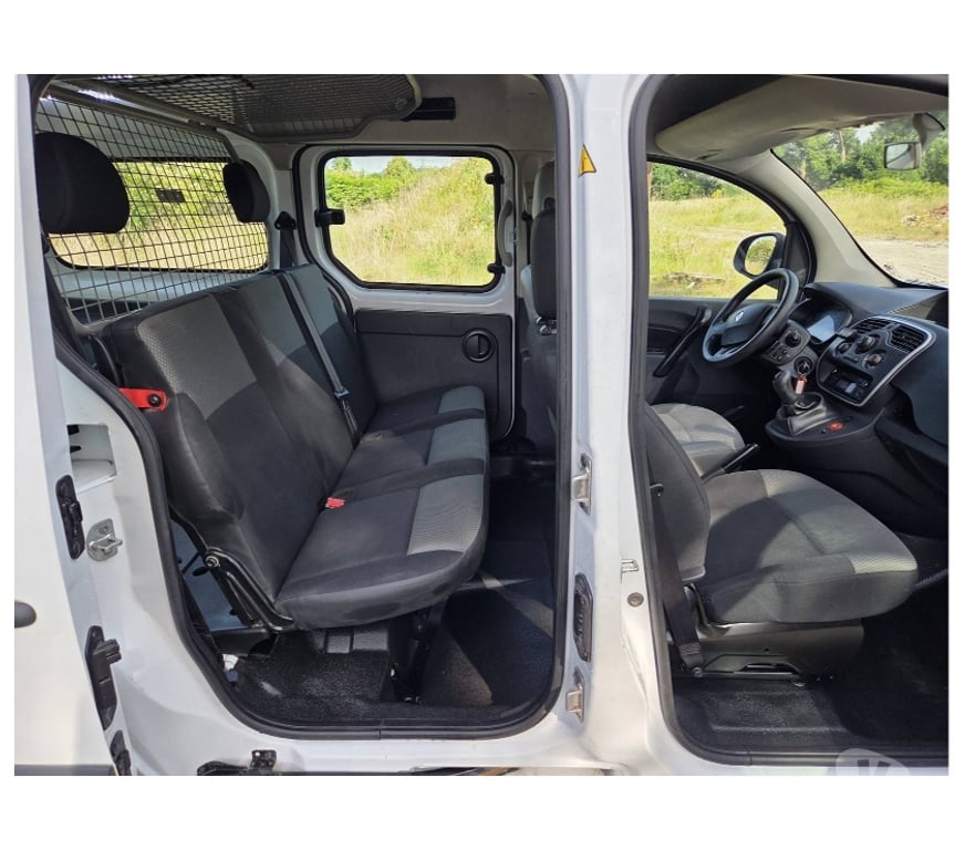 Véhicules commerciaux & utilitaires d'occasion Pont-de-Loup - Photos Vivastreet Renault Kangoo 2018 Double Cabine 68732KM 1.5dci 90cv EU6..