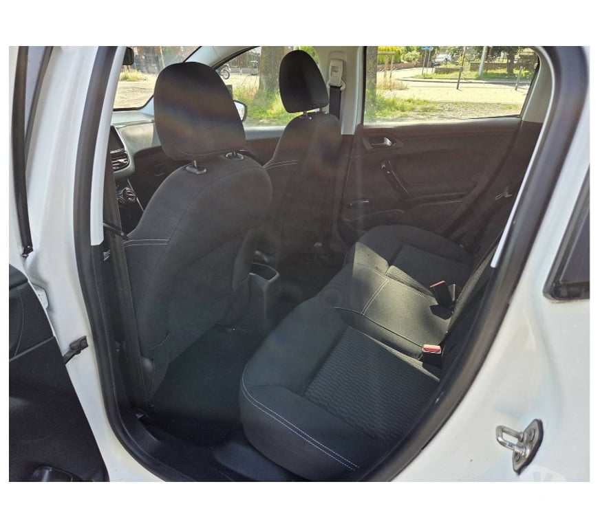 Voiture à vendre Pont-de-Loup - Photos Vivastreet Peugeot 208 2018 euro6b 1.6hdi 75cv 55kw Gps Airco Cruise...