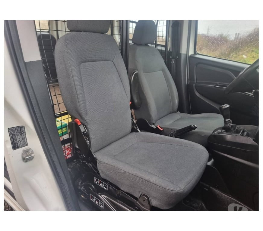 Véhicules commerciaux & utilitaires d'occasion Pont-de-Loup - Photos Vivastreet Fiat Doblo 2016 86193km 1.3jtd 90cv 66kw Pack électrique..