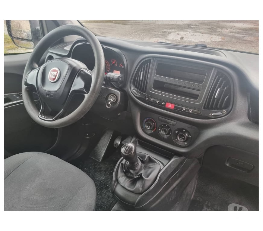 Véhicules commerciaux & utilitaires d'occasion Pont-de-Loup - Photos Vivastreet Fiat Doblo 2016 86193km 1.3jtd 90cv 66kw Pack électrique..