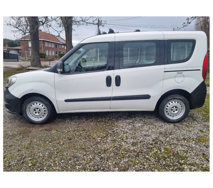 Véhicules commerciaux & utilitaires d'occasion Pont-de-Loup - Photos Vivastreet Fiat Doblo 2016 86193km 1.3jtd 90cv 66kw Pack électrique..