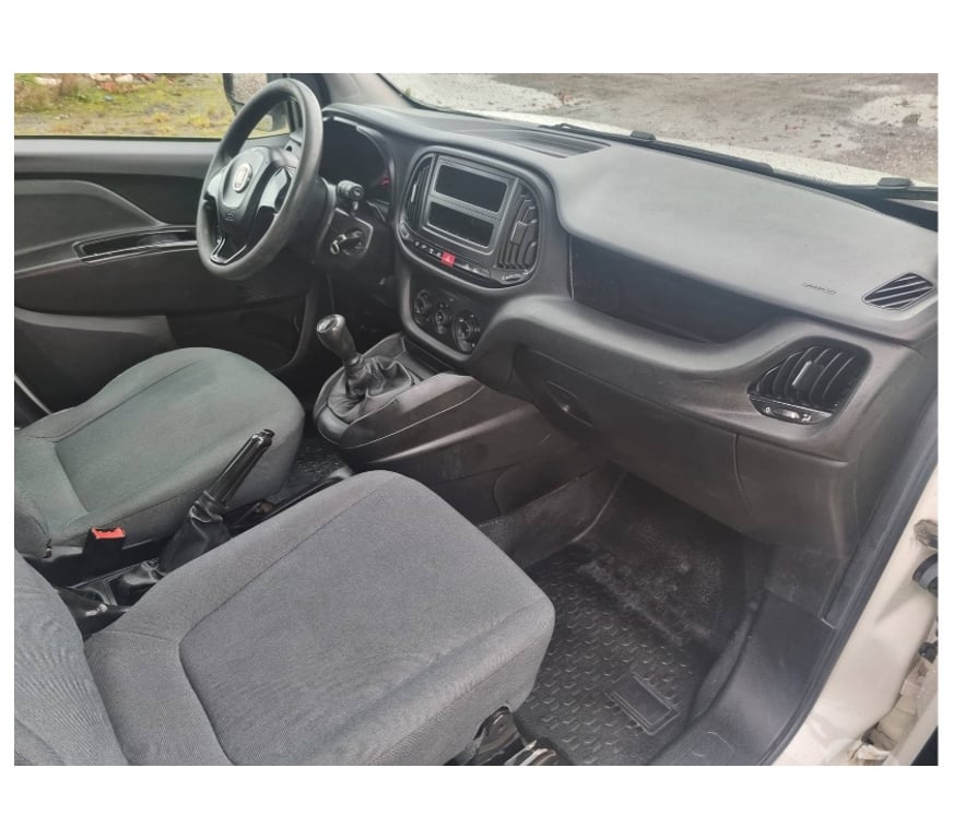 Véhicules commerciaux & utilitaires d'occasion Pont-de-Loup - Photos Vivastreet Fiat Doblo 2016 86193km 1.3jtd 90cv 66kw Pack électrique..