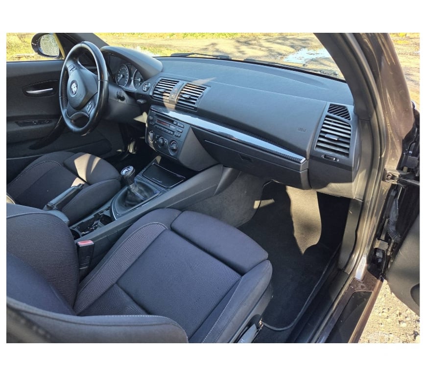 Voiture à vendre Pont-de-Loup - Photos Vivastreet Bmw 118D 122cv 90kw 6vitesses, Airco, pack électrique..