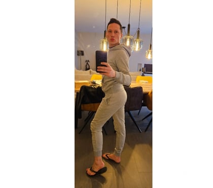 Rencontre gay Ans-Centrum Ans - Photos Vivastreet CHIENNE DISPONIBLE MAINTENANT