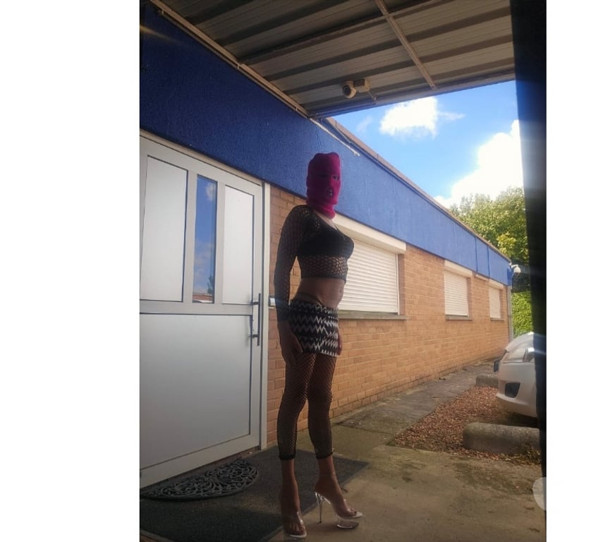 Gay Liège Liège-Centrum - Photos Vivastreet BONNE CHIENNE ORGANISE UN GANGBANG À L'HÔTEL