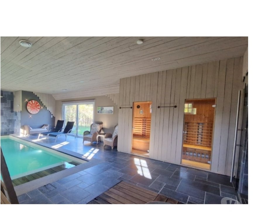 Annonce maison Baillamont - Photos Vivastreet BIEVRE - Naome : magnifique propriété, 2 gites, piscine.