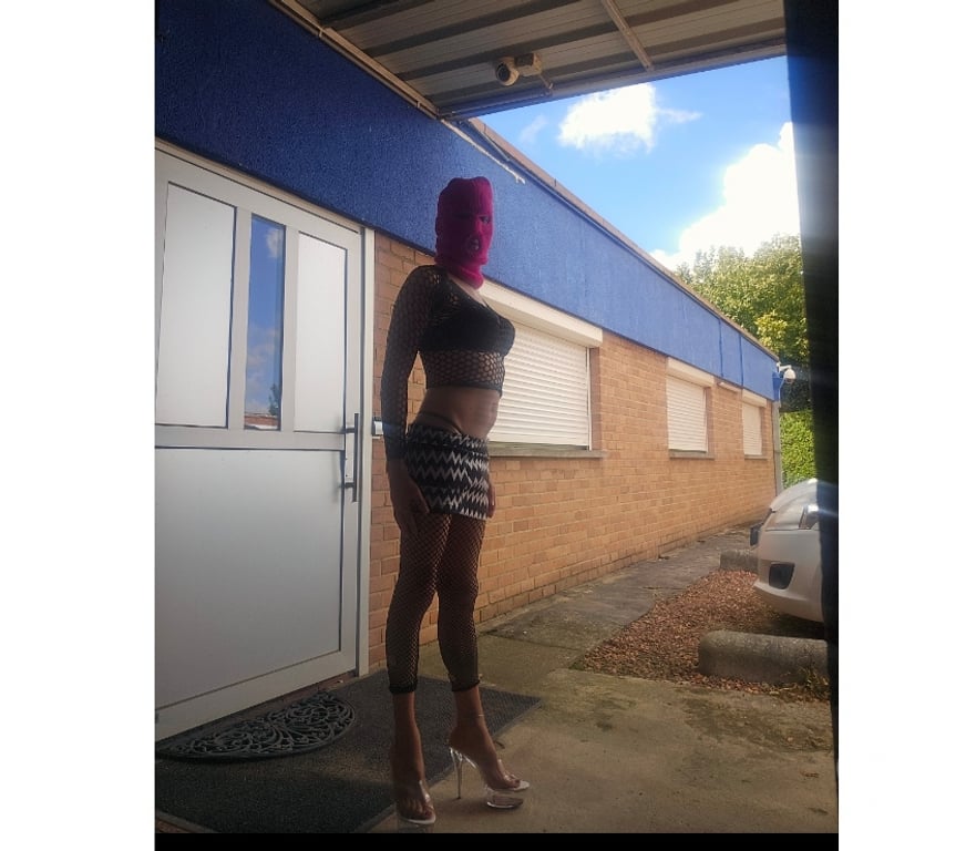 Gay Liège Liège-Centrum - Photos Vivastreet BONNE CHIENNE DISPONIBLE AU MIDI-MINUIT