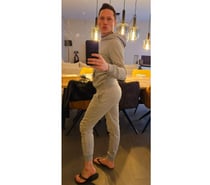 BONNE CHIENNE DISPONIBLE MTN PLAN VOITURE