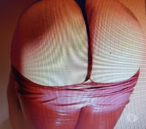 Chatte trempée et bouche experte veulent jus chaud !