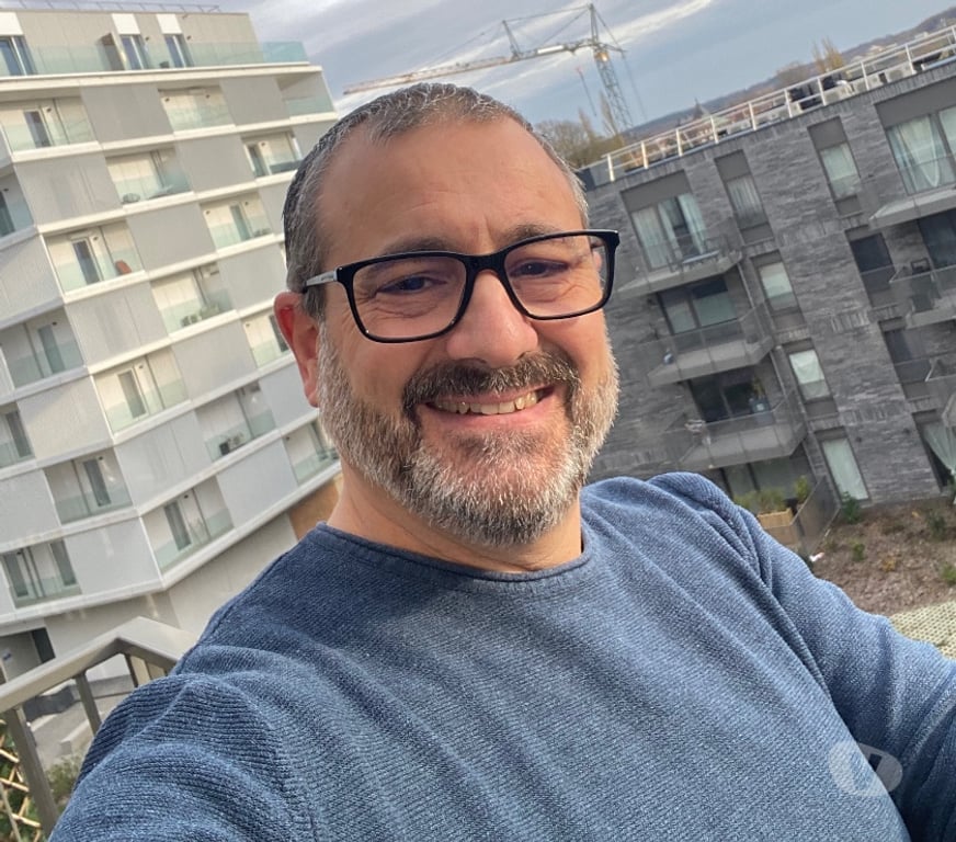 exhib Tubize - Photos Vivastreet Une rencontre les yeux bandés