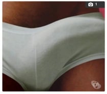 Cherche femme très chaude ou couple