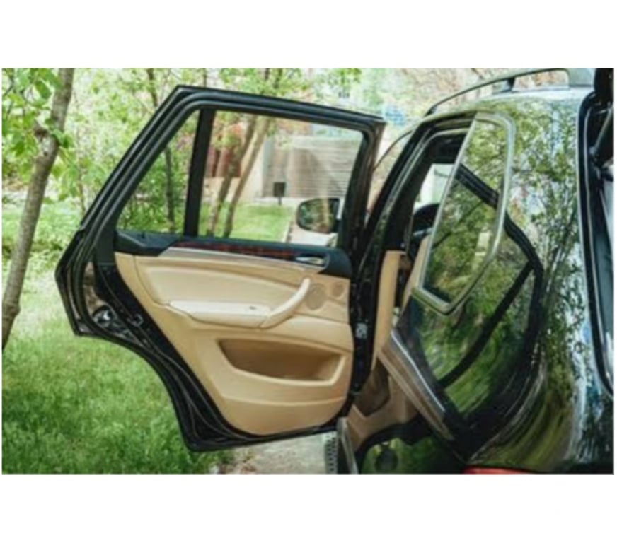 exhib Charleroi Charleroi-Centrum - Photos Vivastreet Charleroi parking R3