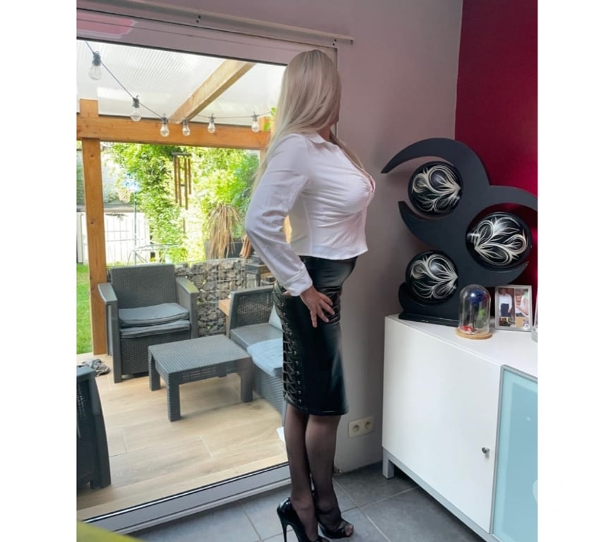 Gay Ath Ath-Centrum - Photos Vivastreet soirée BDSM entre travesties et transsexuelles