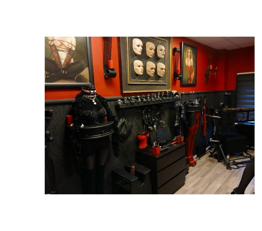 exhib Jette - Photos Vivastreet soirée bdsm entre travesties et transsexuelles