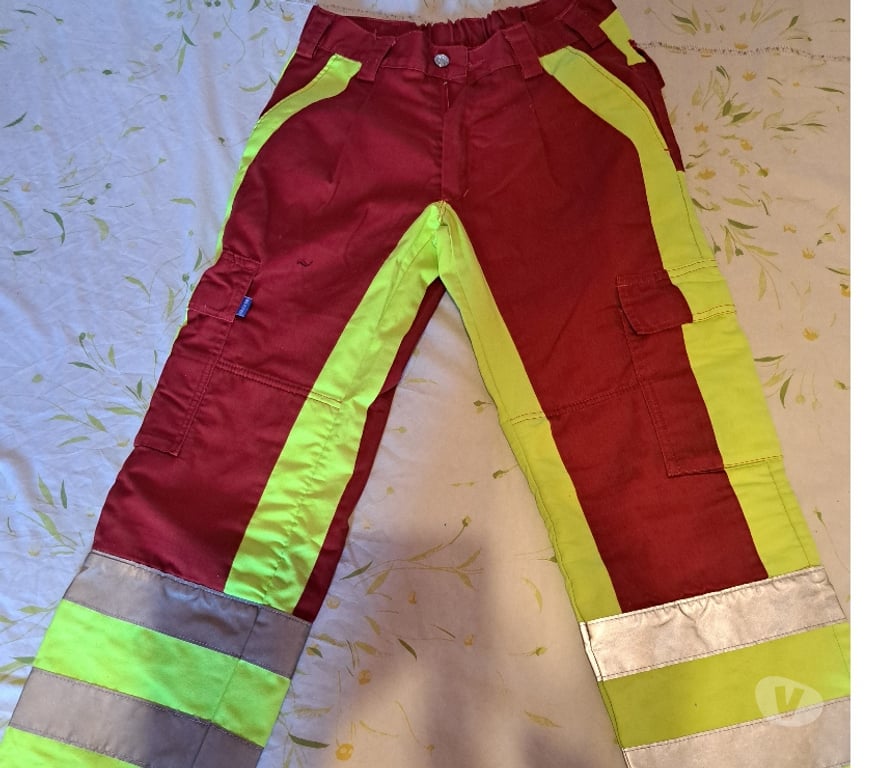 Vêtements occasion Charleroi Charleroi-Centrum - Photos Vivastreet Pantalon ambulancier à vendre