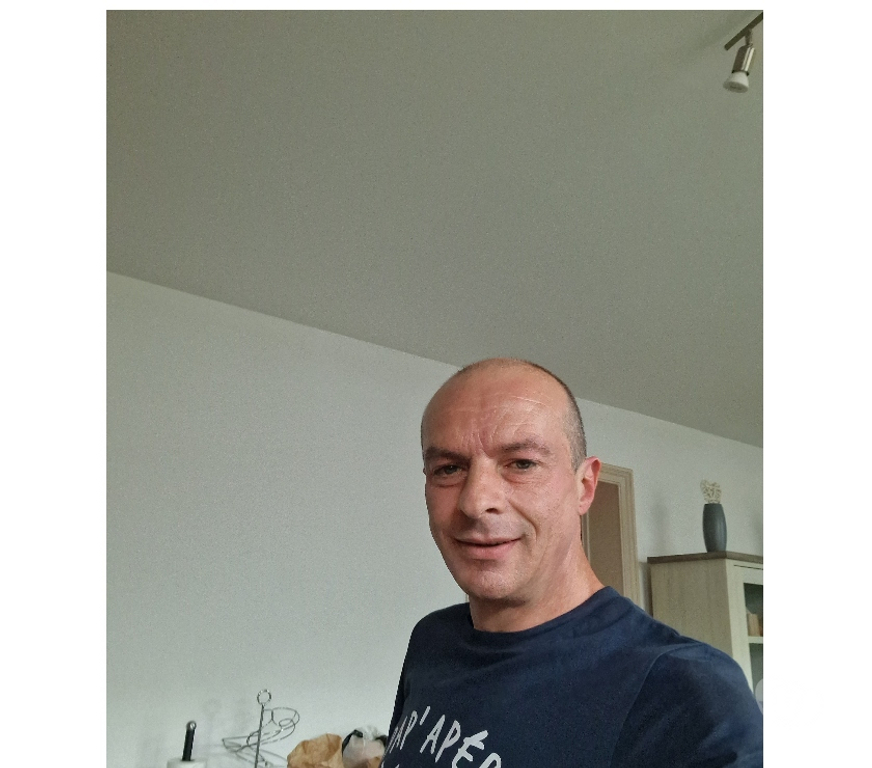 exhib Gilly Gilly-Centrum - Photos Vivastreet H 45a très sympa cherche jf-jd qui aime se faire lecher