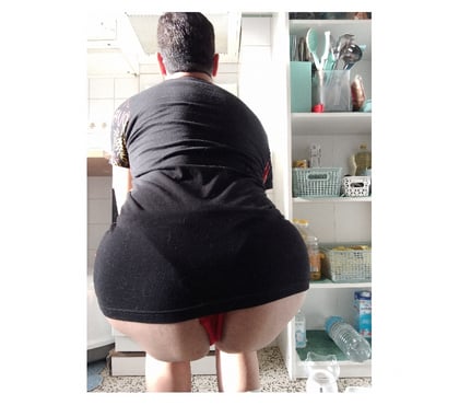 Gay - Photos Vivastreet JE CHERCHE UN MONSIEUR TRIPOTEUR