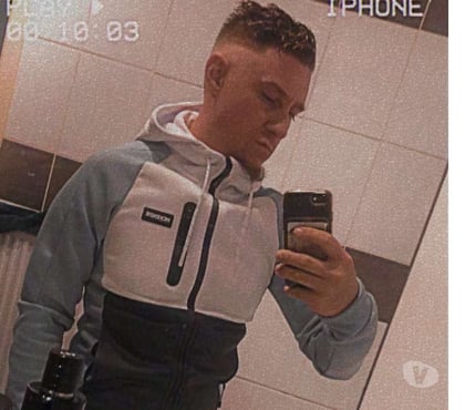 Rencontre gay Charleroi-Centrum Charleroi - Photos Vivastreet Passif masculin pour actif masculin