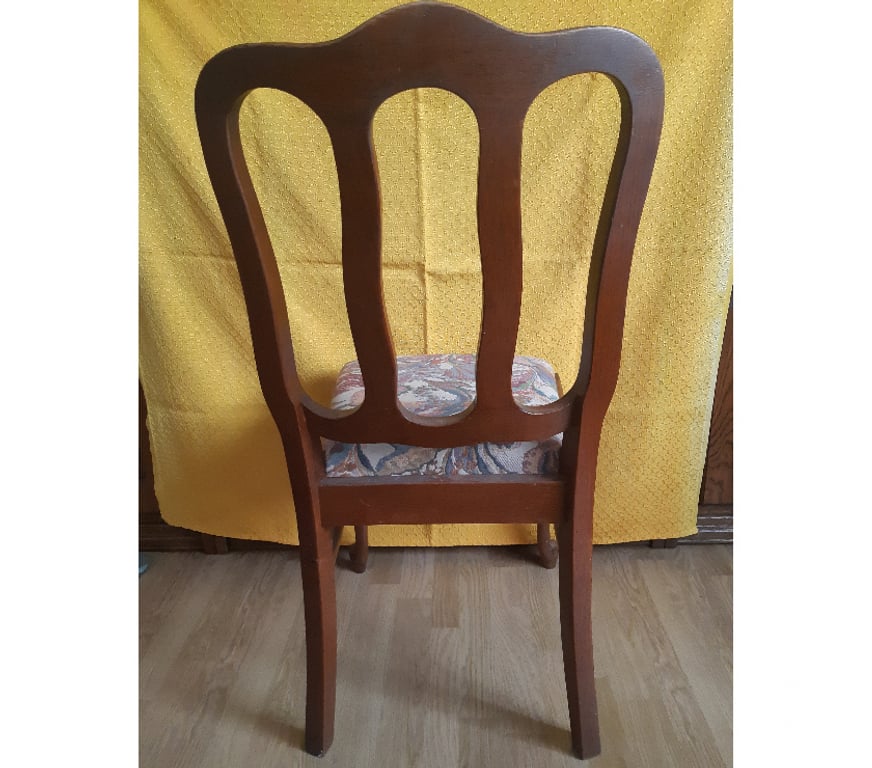 Meubles & Décoration Kelmis La Calamine - Photos Vivastreet 2 CHAISES EN BOIS de CHÊNE massif et rustique avec assises