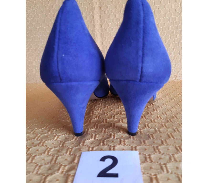 Chaussures Kelmis La Calamine - Photos Vivastreet Chaussures pour femmes de pointure 39 en cuir NEUF