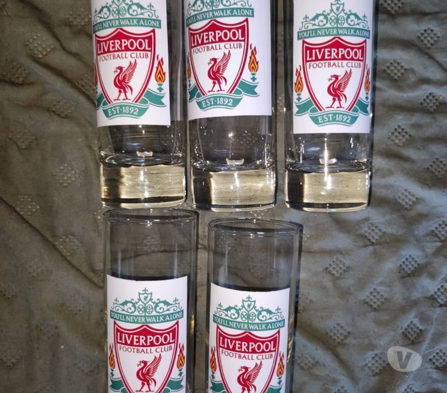 Décoration - art Binche Binche-Centrum - Photos Vivastreet Verres clubs de foot