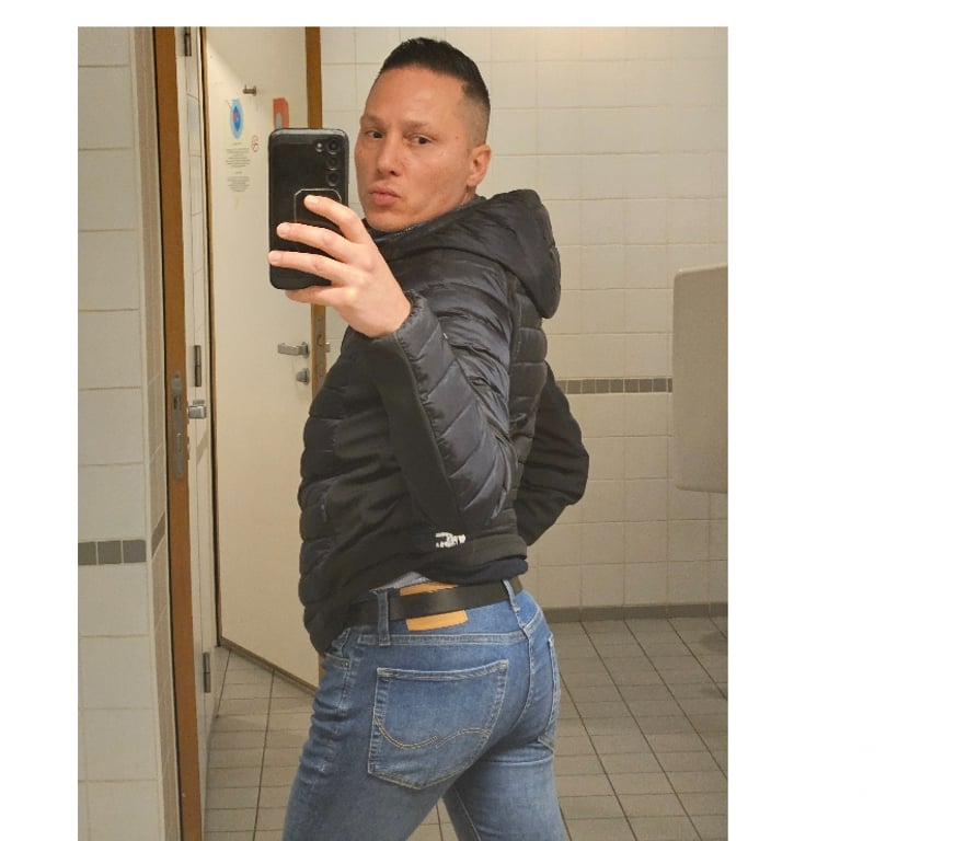 exhib Ans Ans-Centrum - Photos Vivastreet Jeune homme cherche un couple pour moment sympa