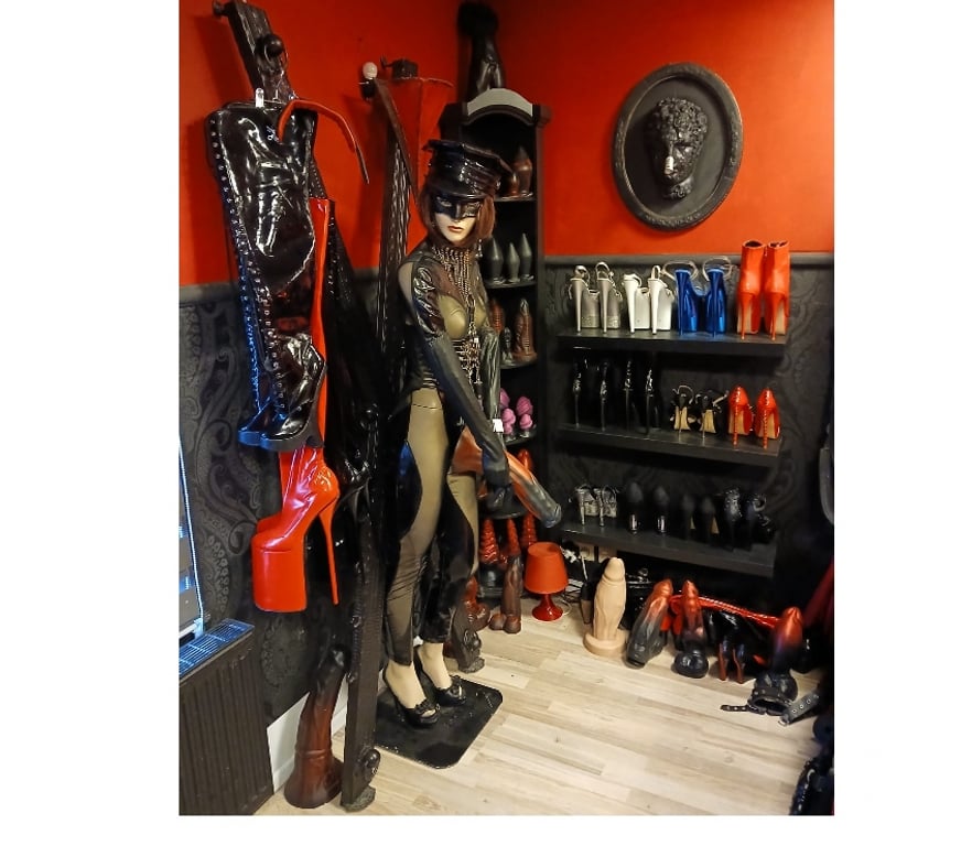 Gay Ath Ath-Centrum - Photos Vivastreet soirée bdsm en donjon privé le 20 12