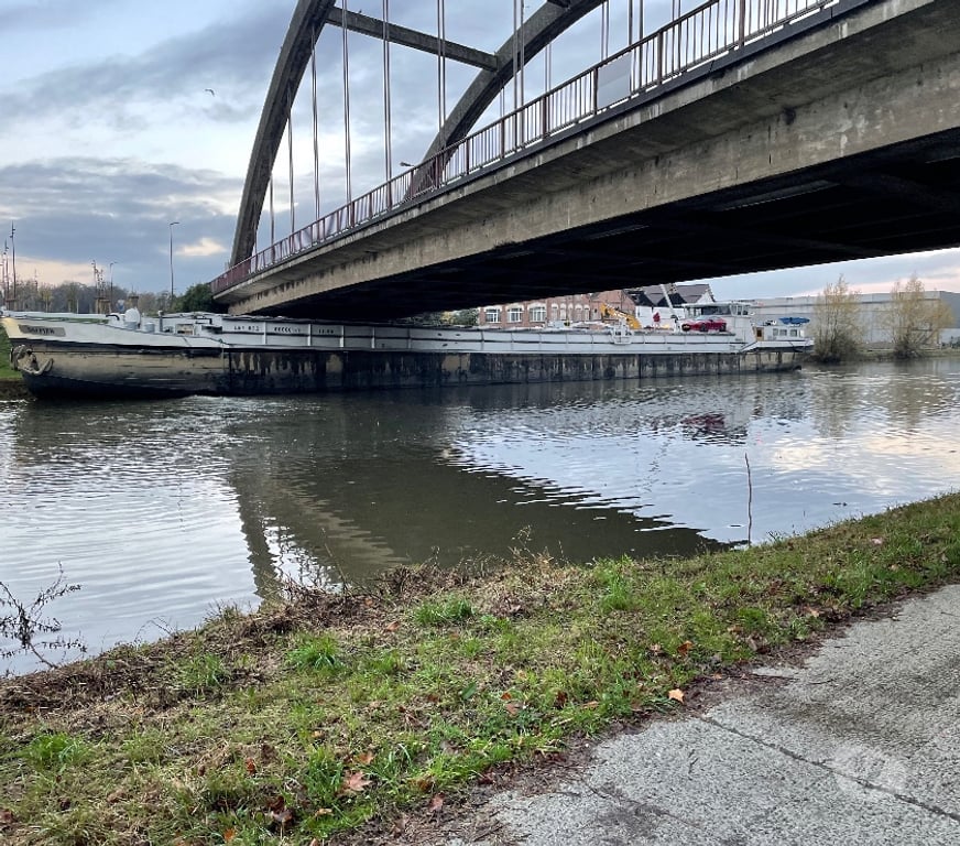 Gay Tubize - Photos Vivastreet RAVEL… CANAL???