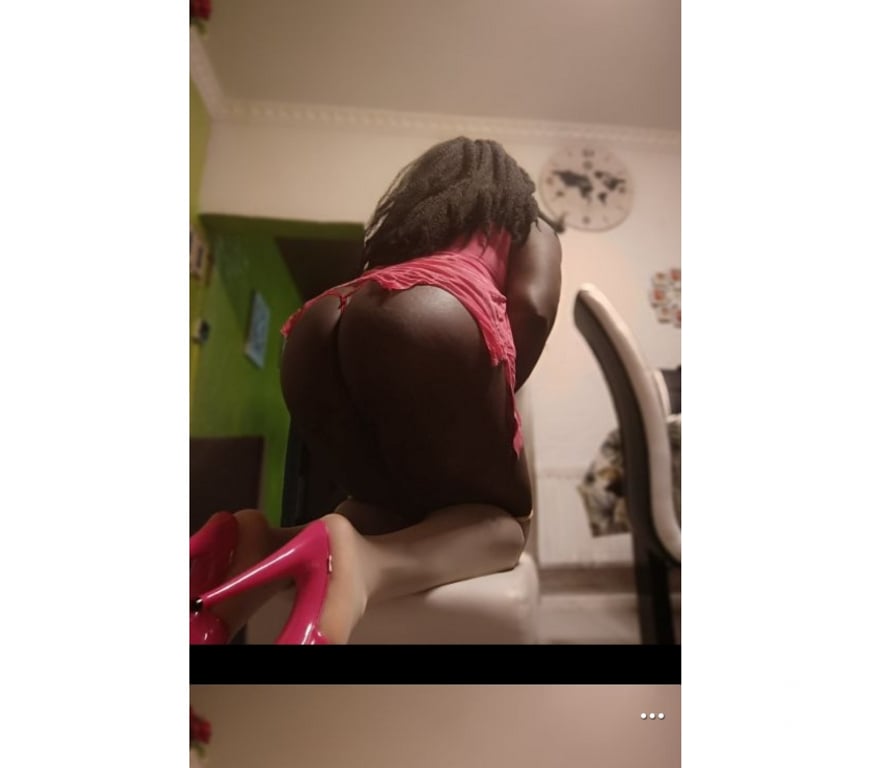 Gay Liège Liège-Centrum - Photos Vivastreet Trasv efféminé belle bouche et bon cul pour grosse bite