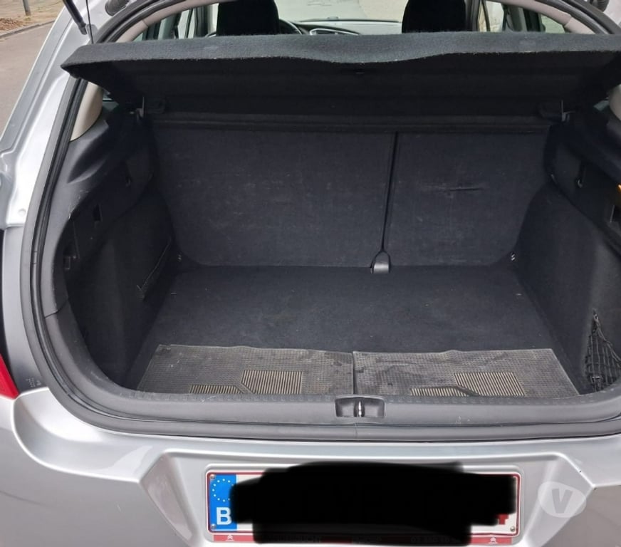 Voiture à vendre Anderlecht - Photos Vivastreet Citroen c4 ehdi 2012