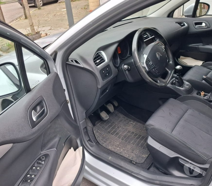 Voiture à vendre Anderlecht - Photos Vivastreet Citroen c4 ehdi 2012