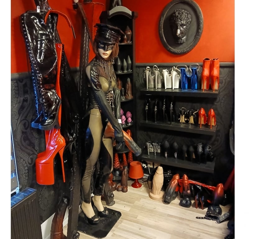 Gay Ath Ath-Centrum - Photos Vivastreet BDSM et fétichisme entre travesties