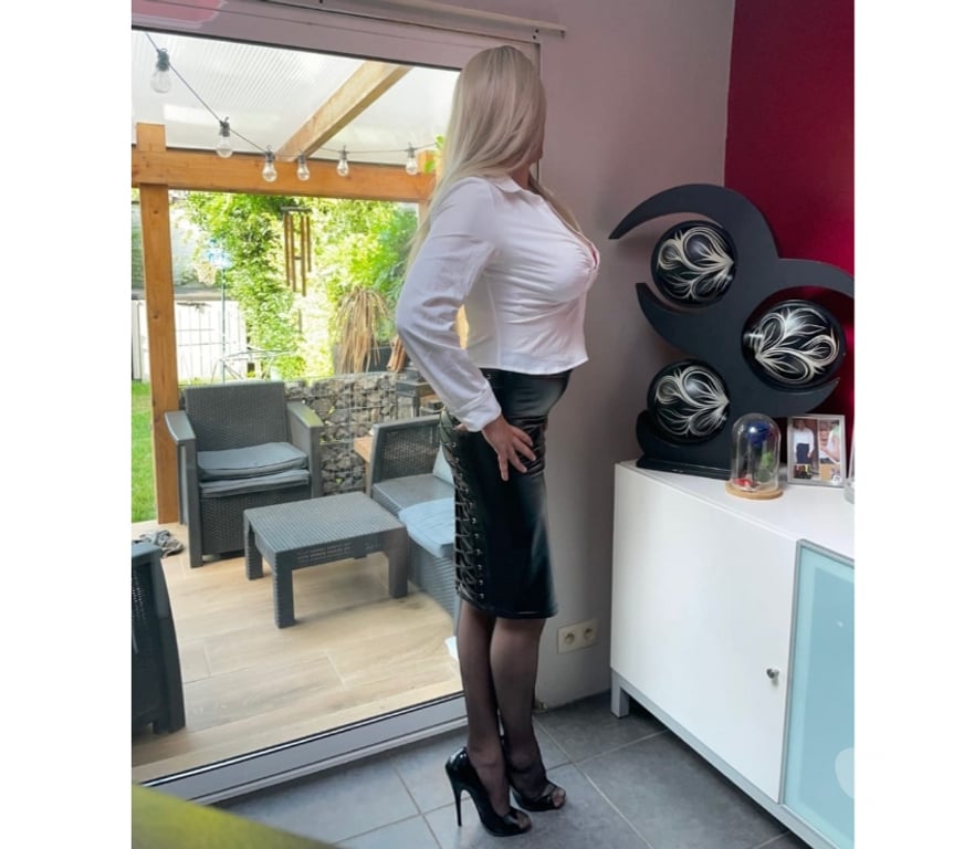 exhib Ath Ath-Centrum - Photos Vivastreet BDSM et fétichisme entre travesties