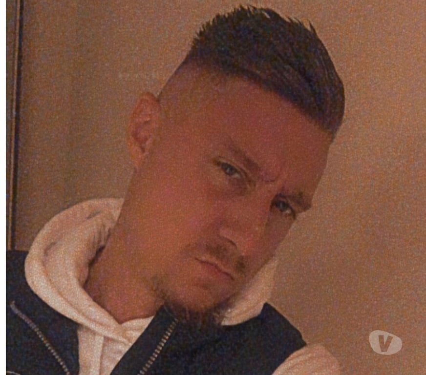 Gay Charleroi Charleroi-Centrum - Photos Vivastreet Passif masculin pour actif masculin