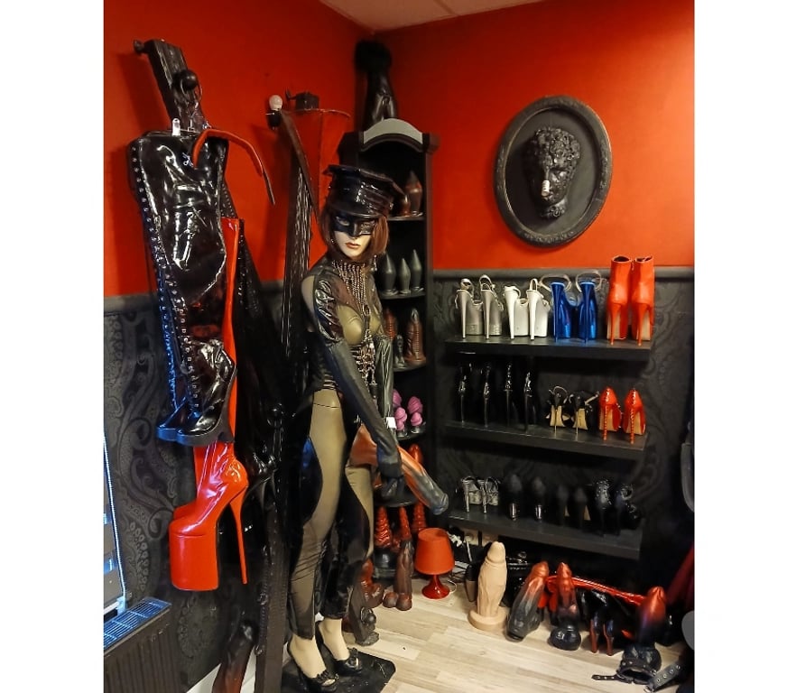 exhib Ath Ath-Centrum - Photos Vivastreet BDSM et fétichisme entre travestis