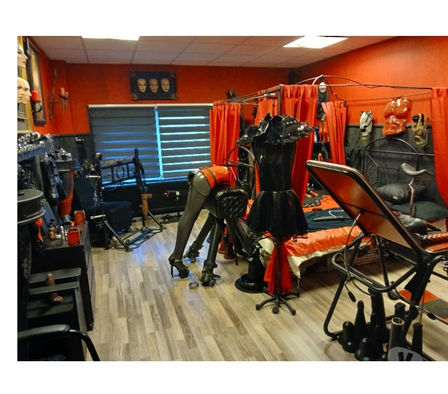 exhib Ath Ath-Centrum - Photos Vivastreet BDSM et fétichisme entre travestis