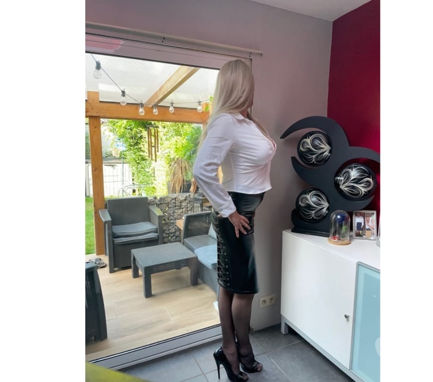 exhib Ath Ath-Centrum - Photos Vivastreet BDSM et fétichisme entre travestis