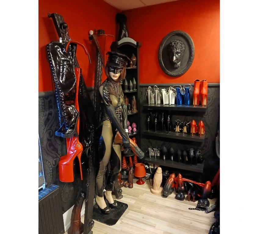 Gay Ath Ath-Centrum - Photos Vivastreet BDSM et fétichisme entre travesties