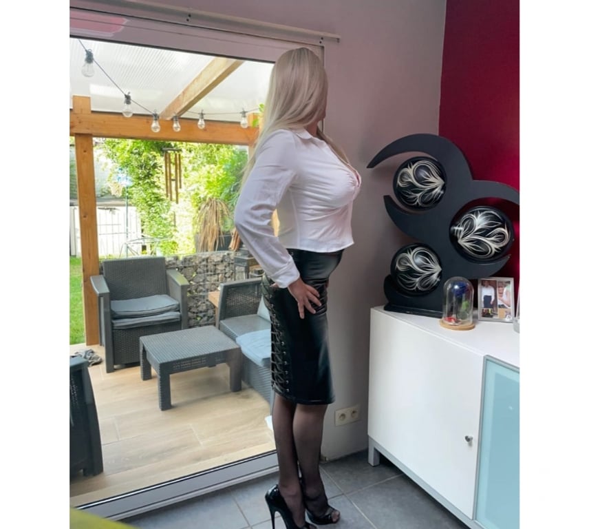 Gay Ath Ath-Centrum - Photos Vivastreet BDSM et fétichisme entre travesties